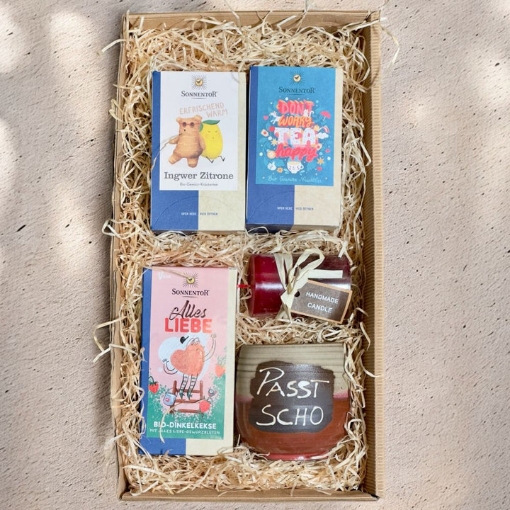 "Passt scho Box" - Tee, Kerze & Tasse für entspannte Momente