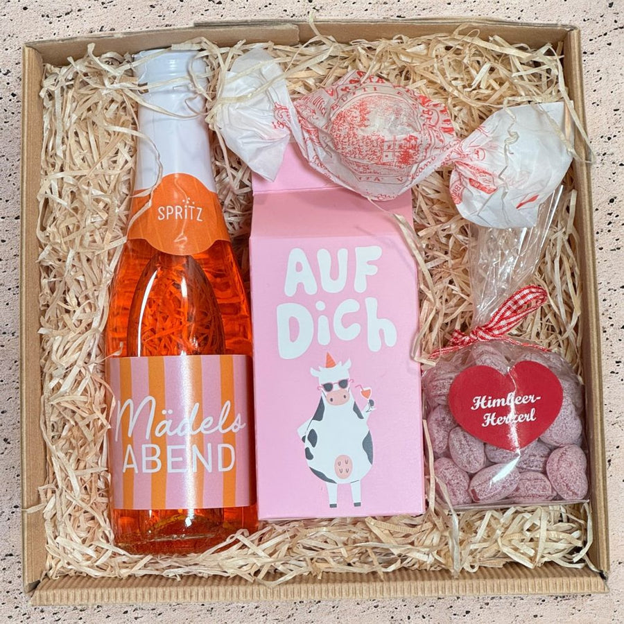 Geschenkbox Mädelsabend mit Aperitivo Spritz und Süßem verpackt