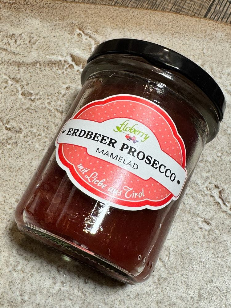 Ausgepackte Geschenkbox Liebe mit Bouvet Brut 1851 Rosé Methode Traditionelle 0,375 l Grafik Werksta