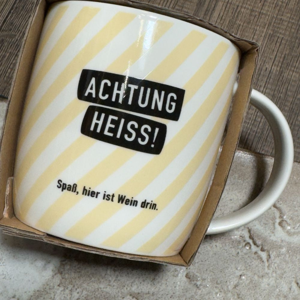 Ausgepackte Pause Geschenkbox mit Grafik Werkstatt Tasse Achtung Heiß Spaß hier ist Wein drin, Schin